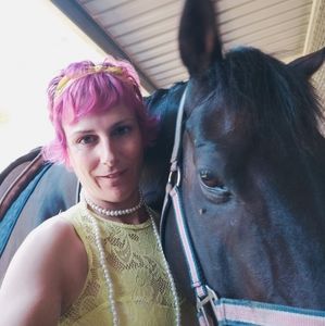 Meet your Posher, Hayley